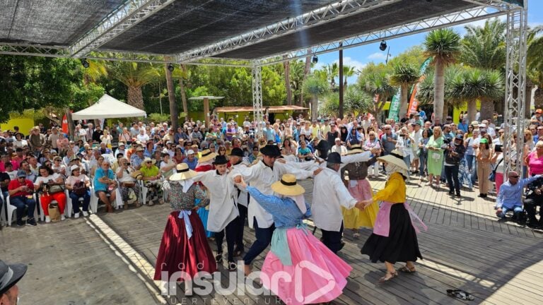 El Día de la Madre, motivo de visita a la XXXIV Feria Insular de Artesanía