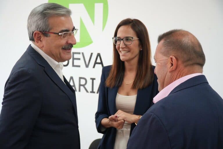 Natalia Santana (NC) busca su lugar en el Parlamento canario: «Me tendrán que apagar el micro»