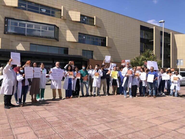 El seguimiento de la huelga de médicos en el turno de mañana ha sido del 4 %
