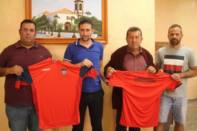 Balompédica y Deportes de Antigua impulsarán un equipo femenino en el municipio