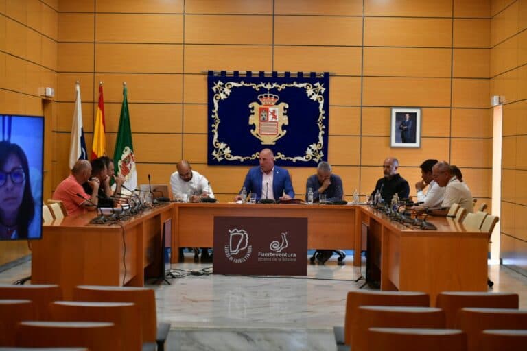 El Cabildo da a conocer las acciones para paliar la emergencia hídrica en Fuerteventura
