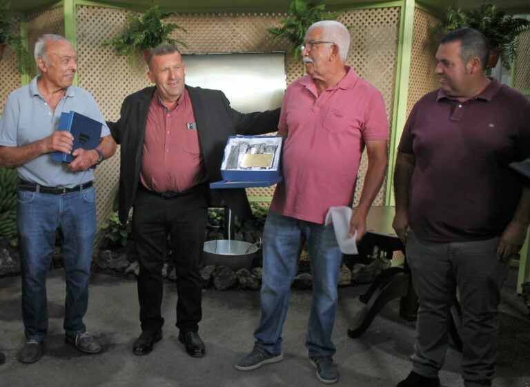 Antigua en Feaga con un stand con mucho arte para representar el sector primario del municipio