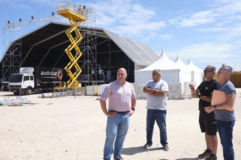 La Playa de la Concha se prepara para recibir a los festivaleros