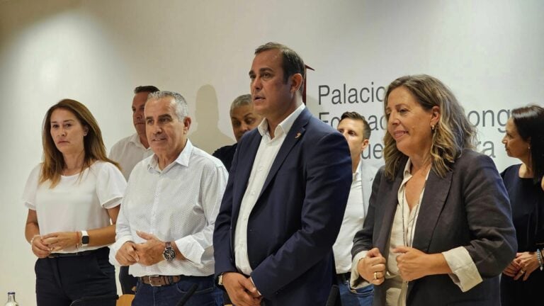 Presentado el pacto entre CC y PSOE como salida «a la peor legislatura» de Fuerteventura