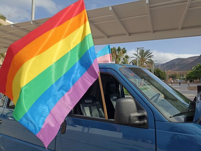 La peor cara de la caravana LGTBIQ+ en Fuerteventura: «Niños de 10 años insultándonos»