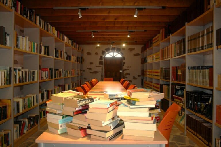 La Biblioteca Viajera acerca los mejores estrenos literarios a los centros culturales de Antigua