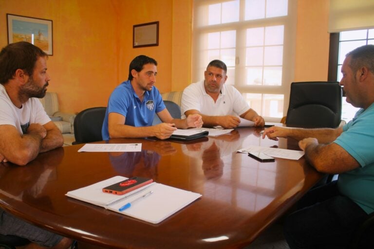 Deportes Antigua respalda la nueva temporada del Atlético Balompédica