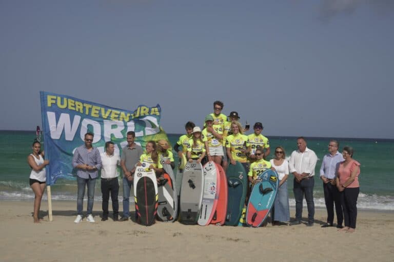 Nia Suardiaz logra una doble victoria en el Campeonato Mundial de Wingfoil 2023