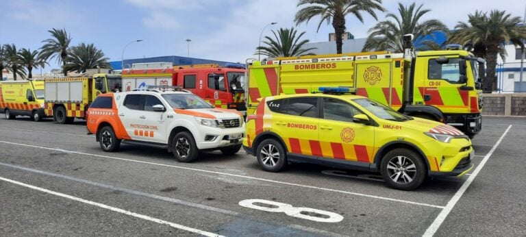 Bomberos y Protección Civil de La Oliva regresan a casa después de su labor en La Palma