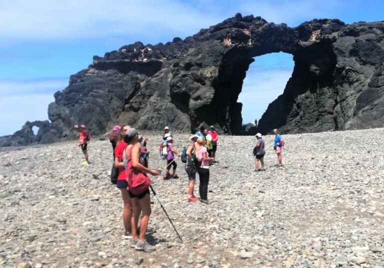 Los senderistas de Antigua disfrutan 15 kilómetros de costa de Betancuria a Ajuy
