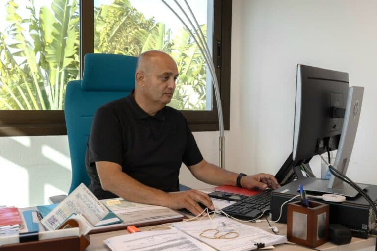 Cabildo y La Oliva suscriben el convenio en materia de calidad de vida y dependencia