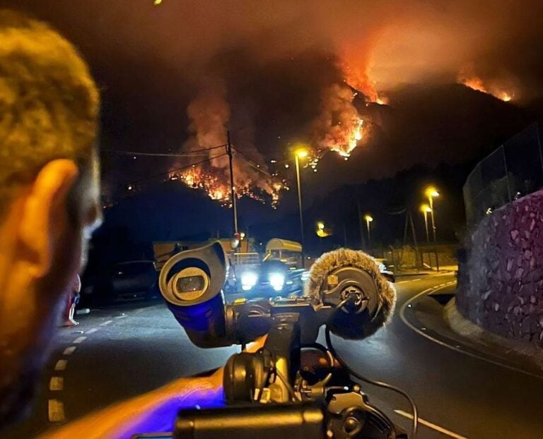 El incendio forestal de Tenerife se complica en el norte y obliga a nuevas evacuaciones