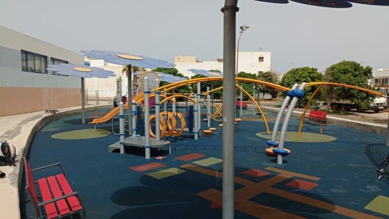 Campaña de limpieza de parques y zonas verdes en todo el municipio capitalino