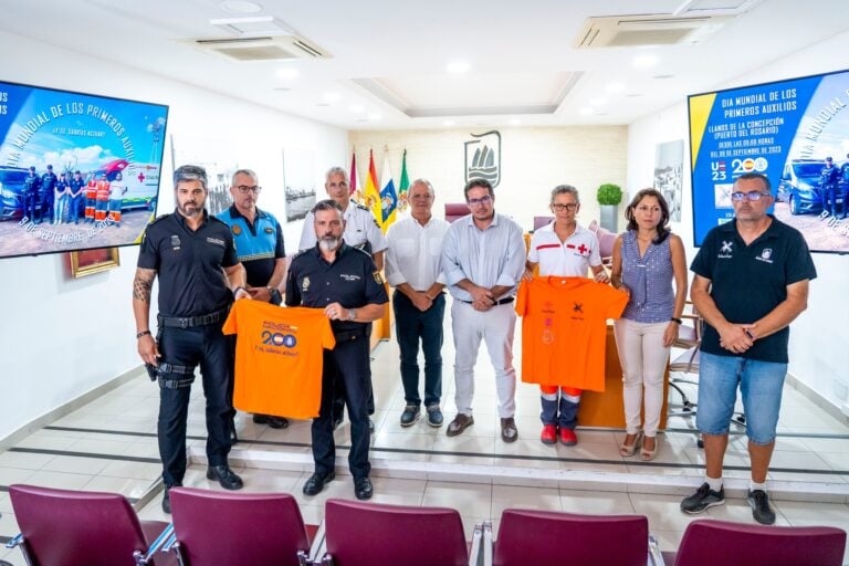 Policía Nacional, Cruz Roja y AA.VV. Llanos de la Concepción celebran el Día Mundial de los Primeros Auxilios