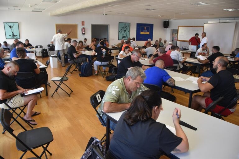Los árbitros de lucha canaria realizan pruebas de aptitud previas al inicio de la temporada