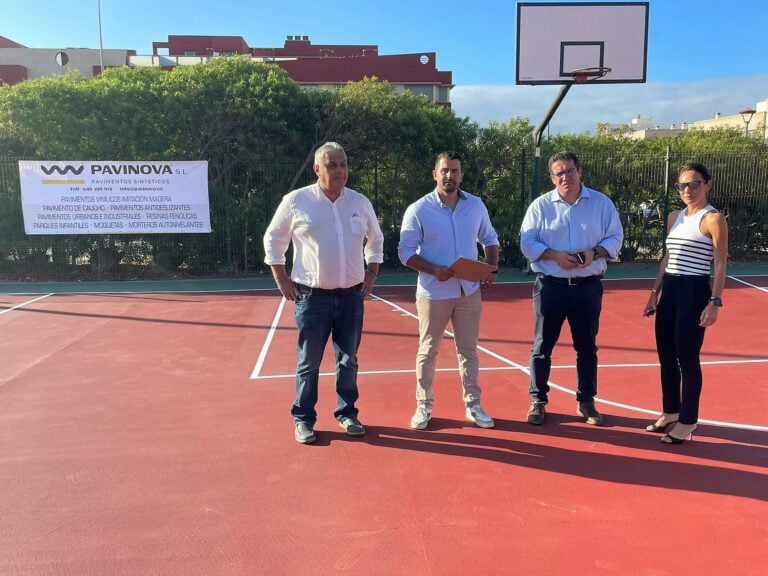 Puerto del Rosario recepciona la obra de renovación de las canchas deportivas de El Charco