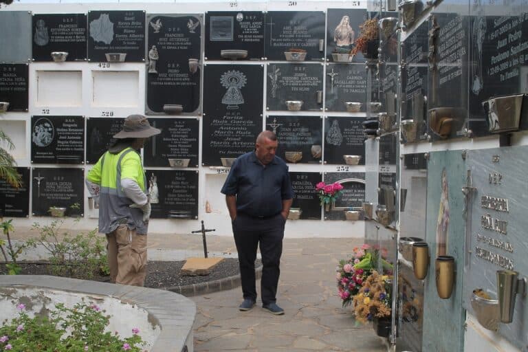 Antigua embellece su Campo Santo