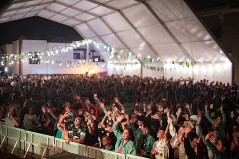 La Banda de Agaete y Sambukka preceden a los Fuegos Artificiales de las Fiestas de Antigua