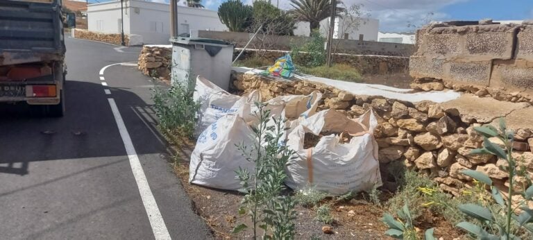 Seis sanciones semanales por incumplir la ordenanza de limpieza en Corralejo