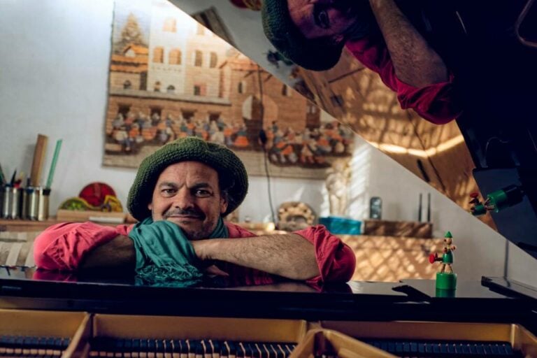 Carlos “Negro” Aguirre presenta ‘Retrospectiva’ en Raíz del Pueblo