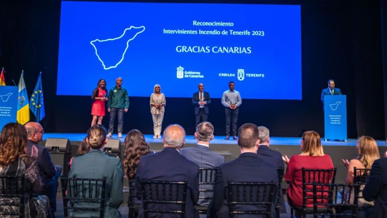 Reconocimiento al dispositivo de emergencias majorero que se desplazó a los incendios de Tenerife