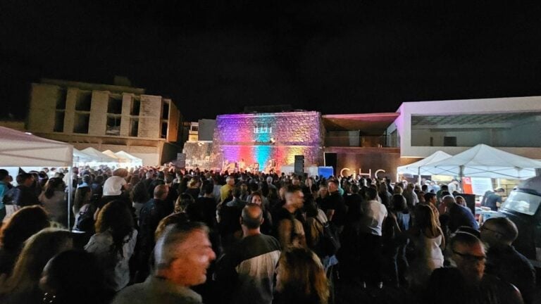 Las ‘Noches de Luna Llena’ vuelven con música, gastronomía y artesanía para dinamizar El Charco