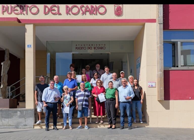 Los hortelanos portuenses inician su actividad tras recibir las llaves de sus huertos