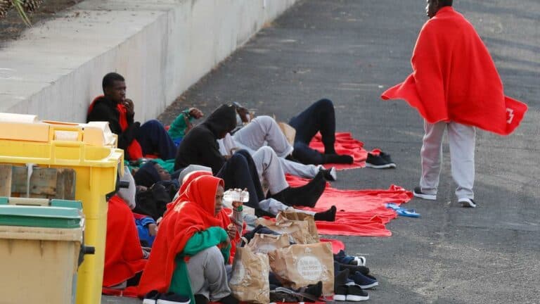 Fiscalía exige recursos dignos y estables para migrantes en Canarias: »No debe permitirse la improvisación»