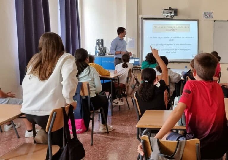 600 estudiantes majoreros se conciencian sobre igualdad de género gracias a la animación japonesa