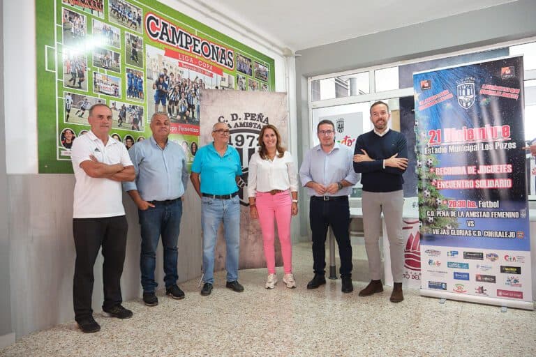 El CD Peña de la Amistad celebra un partido benéfico para recaudar juguetes estas navidades
