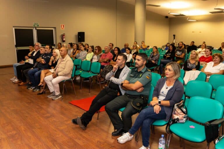 El Juez de menores Emilio Calatayud llena la estación de Morro Jable con la charla ‘Juzgar con Empatía’