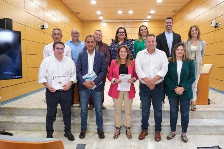 Oposición unánime a la investigación de tierras raras en Fuerteventura por parte de las instituciones