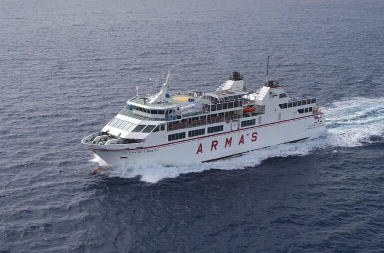 Un nuevo servicio de Fast Ferry conectará Puerto del Rosario y Playa Blanca