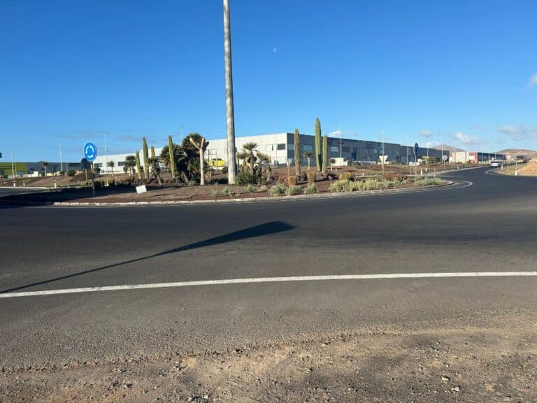 Contratada la rehabilitación del firme de la carretera FV-2 entre El Cuchillete y el cruce La Araña