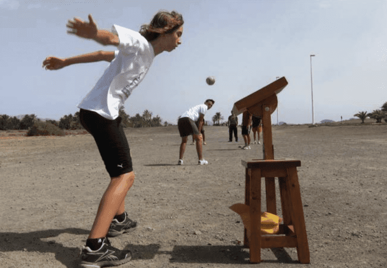 Pelotamano: un juego con bote, pelota y sin árbitros