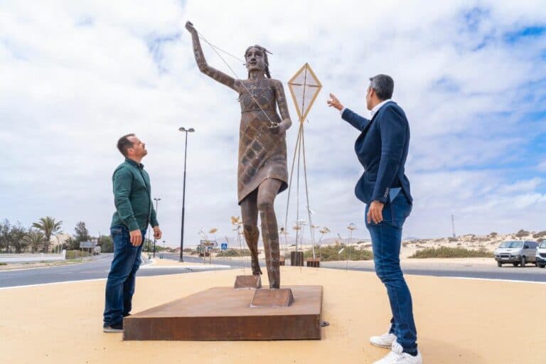 Inaugurada la obra «Flores al Viento» en La Oliva