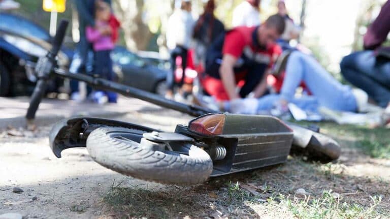 Dos heridos por un choque de patinetas en Pájara