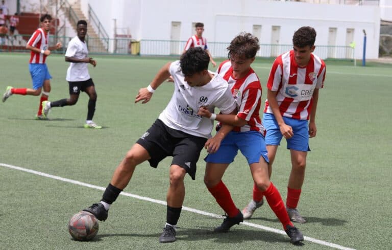 El Herbania remonta la eliminatoria y deja sin ascenso al San Bartolomé