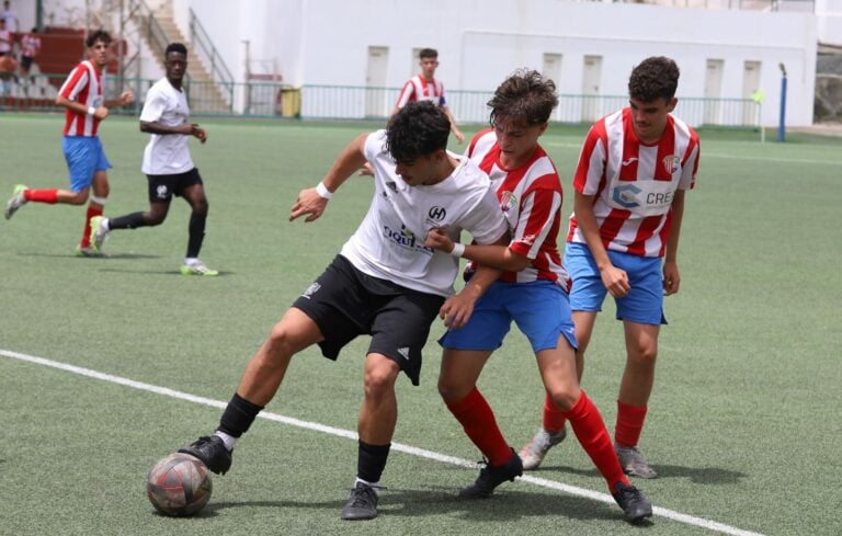 El Herbania remonta la eliminatoria y deja sin ascenso al San Bartolomé