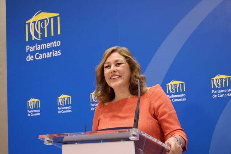 Astrid Pérez inicia su presidencia con el año de más actividad en la historia del Parlamento Canario