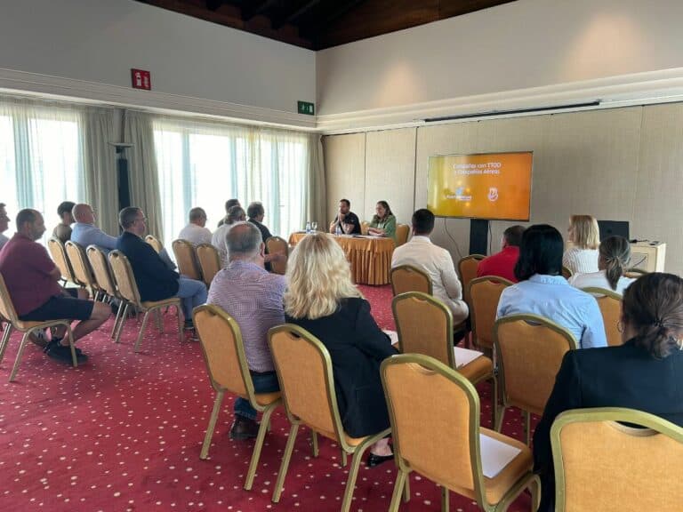 El sector turístico de La Oliva se reúne con el Patronato