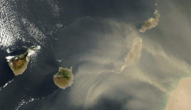 Canarias activa la prealerta por calima en todas las islas