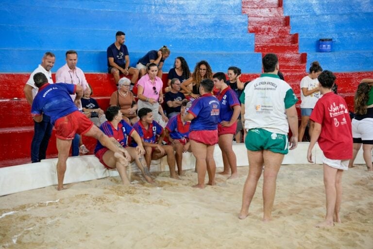 El Cabildo y Adivia impulsan la inclusión con una jornada de lucha canaria