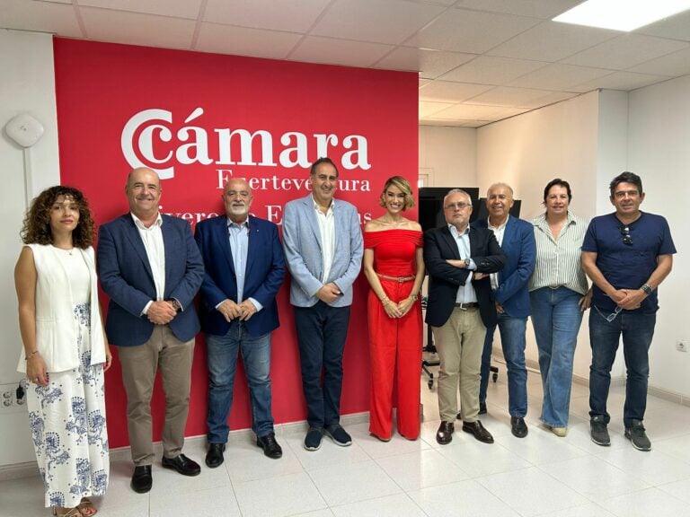 La Confederación Canaria de Empresarios y el viceconsejero de Industria, Comercio y Consumo del Gobierno de Canarias visitan la Cámara de Comercio de Fuerteventura