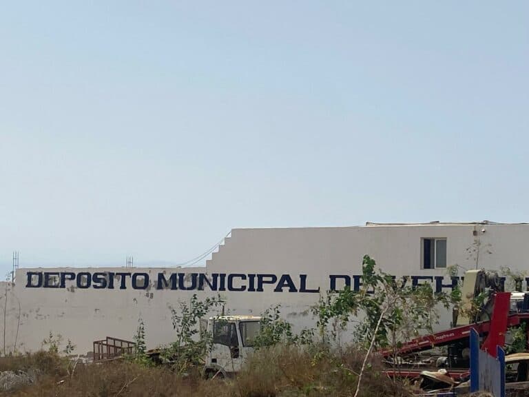 “Cada vez son más los vehículos que se encuentran abandonados en las vías públicas y solares»