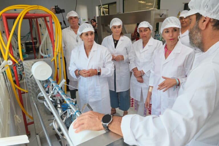 Jéssica de León y Lola García impulsan la formación en quesería en Canarias con un programa pionero