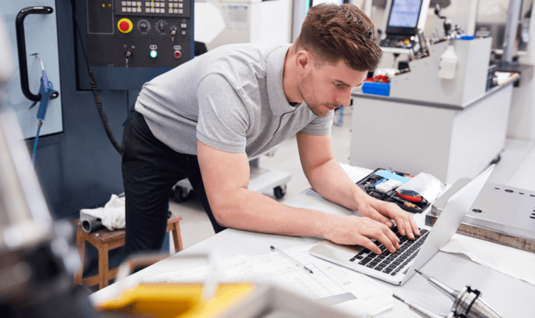 Manuel Domínguez resalta la FP Dual como una de las principales vías para el desarrollo de la economía canaria