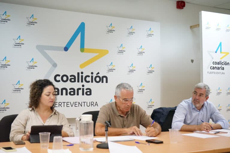 Fernando Clavijo reitera su compromiso con Fuerteventura en la asamblea insular de AM-CC 2024