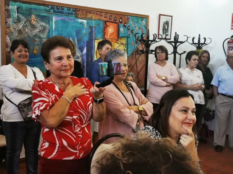 Antigua celebra a sus mayores con reconocimiento y fiestas populares