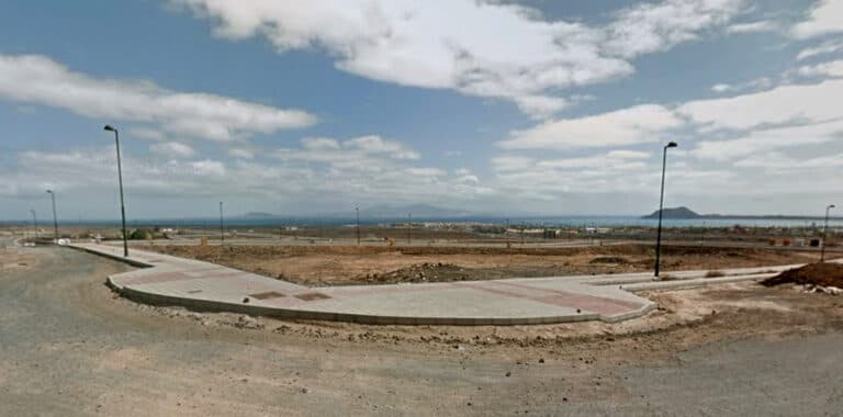 La Oliva impulsa la cesión de terrenos al Gobierno de Canarias para la construcción de 48 viviendas de alquiler asequible